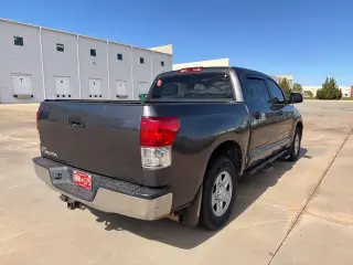 Toyota Tundra 2012 4x2 Grado 4dr CrewMax Cabina Camioneta SB (4.6L V8)