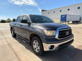 Toyota Tundra 2012 4x2 Grado 4dr CrewMax Cabina Camioneta SB (4.6L V8)