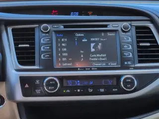 Toyota Highlander 2019 XLE 4DR SUV