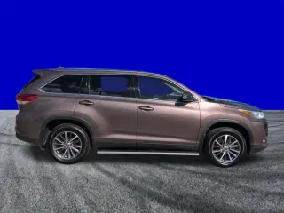 Toyota Highlander 2019 XLE 4DR SUV