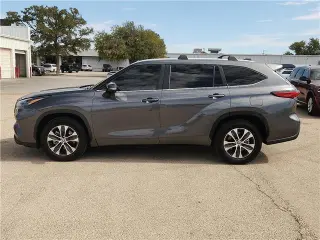 Toyota Highlander 2023 L 4dr SUV