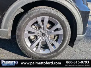 Ford Explorer 2022 con tracción en las cuatro ruedas XLT 4dr SUV