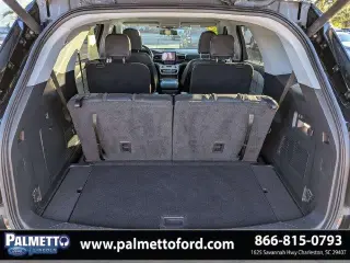 Ford Explorer 2022 con tracción en las cuatro ruedas XLT 4dr SUV