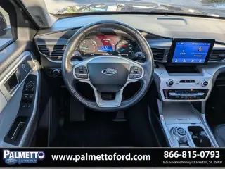 Ford Explorer 2022 con tracción en las cuatro ruedas XLT 4dr SUV