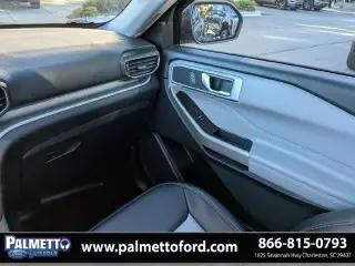 Ford Explorer 2022 con tracción en las cuatro ruedas XLT 4dr SUV