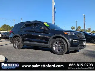 Ford Explorer 2022 con tracción en las cuatro ruedas XLT 4dr SUV