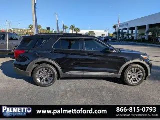 Ford Explorer 2022 con tracción en las cuatro ruedas XLT 4dr SUV
