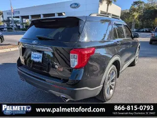 Ford Explorer 2022 con tracción en las cuatro ruedas XLT 4dr SUV