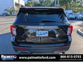 Ford Explorer 2022 con tracción en las cuatro ruedas XLT 4dr SUV