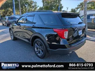 Ford Explorer 2022 con tracción en las cuatro ruedas XLT 4dr SUV