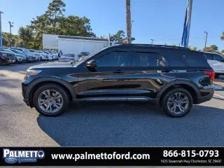 Ford Explorer 2022 con tracción en las cuatro ruedas XLT 4dr SUV