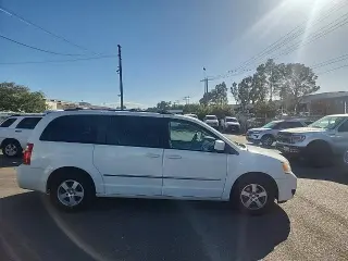 Dodge Grand Caravan 2010 SXT 4dr Mini-Van