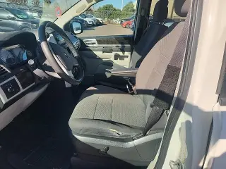 Dodge Grand Caravan 2010 SXT 4dr Mini-Van