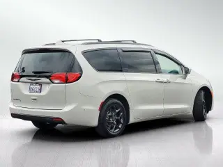 Chrysler Pacifica 2020 Touring L 4dr Mini-Van