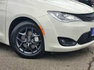 Chrysler Pacifica 2020 Touring L 4dr Mini-Van