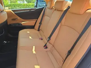 Lexus ES 350 2025 4dr Sedán