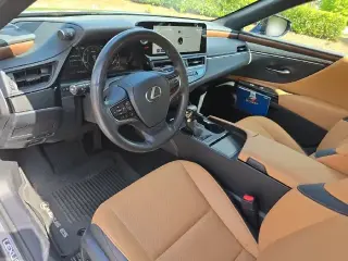 Lexus ES 350 2025 4dr Sedán