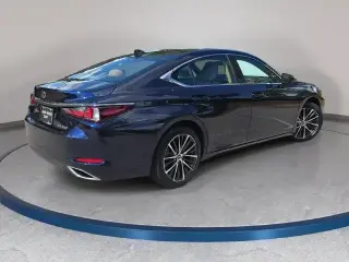 Lexus ES 350 2025 4dr Sedán