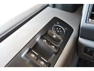 Ford F-150 2015 4x4 Platinum 4dr SuperCrew 5.5 ft. SB