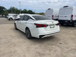Nissan Altima 2023 2.5 SV 4dr Sedan