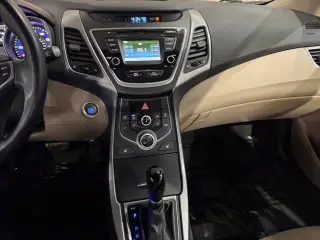 Hyundai ELANTRA 2016 Edición Valor 4dr Sedán 6A (EE.UU.)