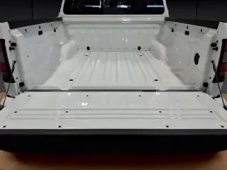 Nissan Frontier 2025 4x4 SV 4dr Crew Cab 5 ft. SB