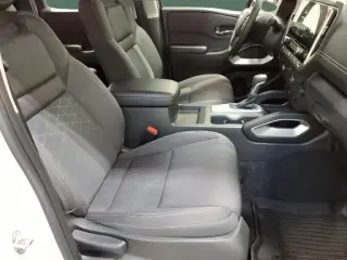 Nissan Frontier 2025 4x4 SV 4dr Crew Cab 5 ft. SB