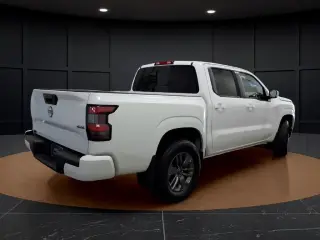 Nissan Frontier 2025 4x4 SV 4dr Crew Cab 5 ft. SB