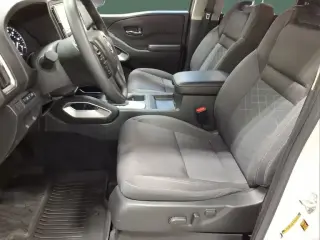 Nissan Frontier 2025 4x4 SV 4dr Crew Cab 5 ft. SB
