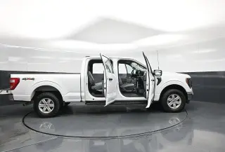 Ford F-150 2023 4x4 XL 4dr SuperCrew 5.5 ft. SB