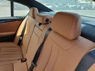 Sedán BMW 5 Series 2023 530i 4 puertas