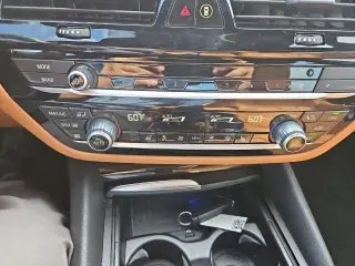 Sedán BMW 5 Series 2023 530i 4 puertas