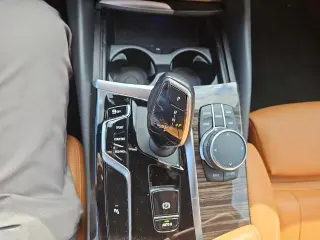 Sedán BMW 5 Series 2023 530i 4 puertas