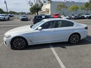 Sedán BMW 5 Series 2023 530i 4 puertas