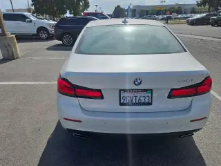 Sedán BMW 5 Series 2023 530i 4 puertas
