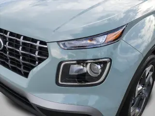 Hyundai VENUE 2026 SEL 4dr Crossover con Techo de Dos Tonos