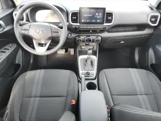 Hyundai VENUE 2026 SEL 4dr Crossover con Techo de Dos Tonos