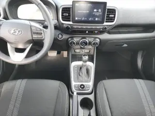 Hyundai VENUE 2026 SEL 4dr Crossover con Techo de Dos Tonos