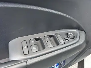 Hyundai VENUE 2026 SEL 4 puertas Crossover con techo bicolor