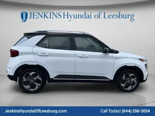 Hyundai VENUE 2026 SEL 4 puertas Crossover con techo bicolor