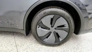 Tesla Model Y 2026 Long Range 4dr Crossover