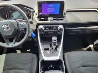 Toyota RAV4 2024 LE 4dr SUV