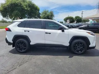 Toyota RAV4 2024 LE 4dr SUV