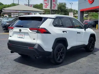 Toyota RAV4 2024 LE 4dr SUV