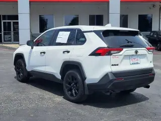 Toyota RAV4 2024 LE 4dr SUV