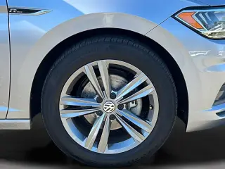 Volkswagen Jetta 2020 R-Line 4dr Sedán 8A SULEV