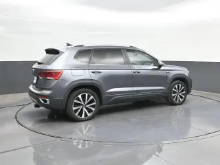Volkswagen Taos 2022 SE 4dr SUV
