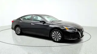 Nissan Altima 2023 AWD 2.5 SV 4dr Sedán