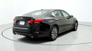 Nissan Altima 2023 AWD 2.5 SV 4dr Sedán