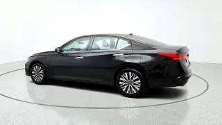 Nissan Altima 2023 AWD 2.5 SV 4dr Sedán